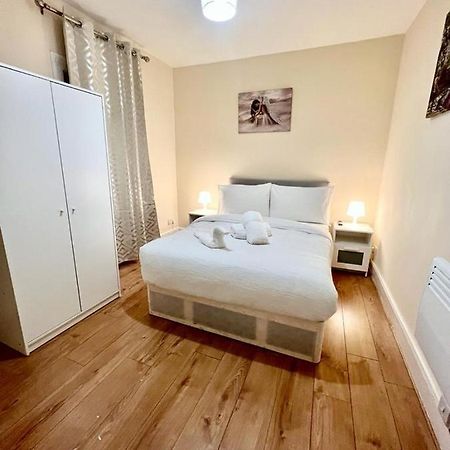 Studio Flat In Colliers Wood Leilighet London Eksteriør bilde