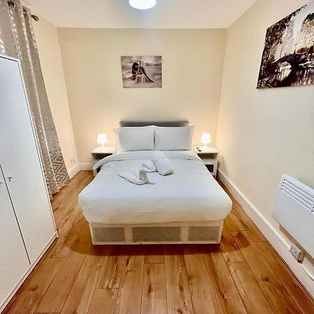 Studio Flat In Colliers Wood Leilighet London Eksteriør bilde
