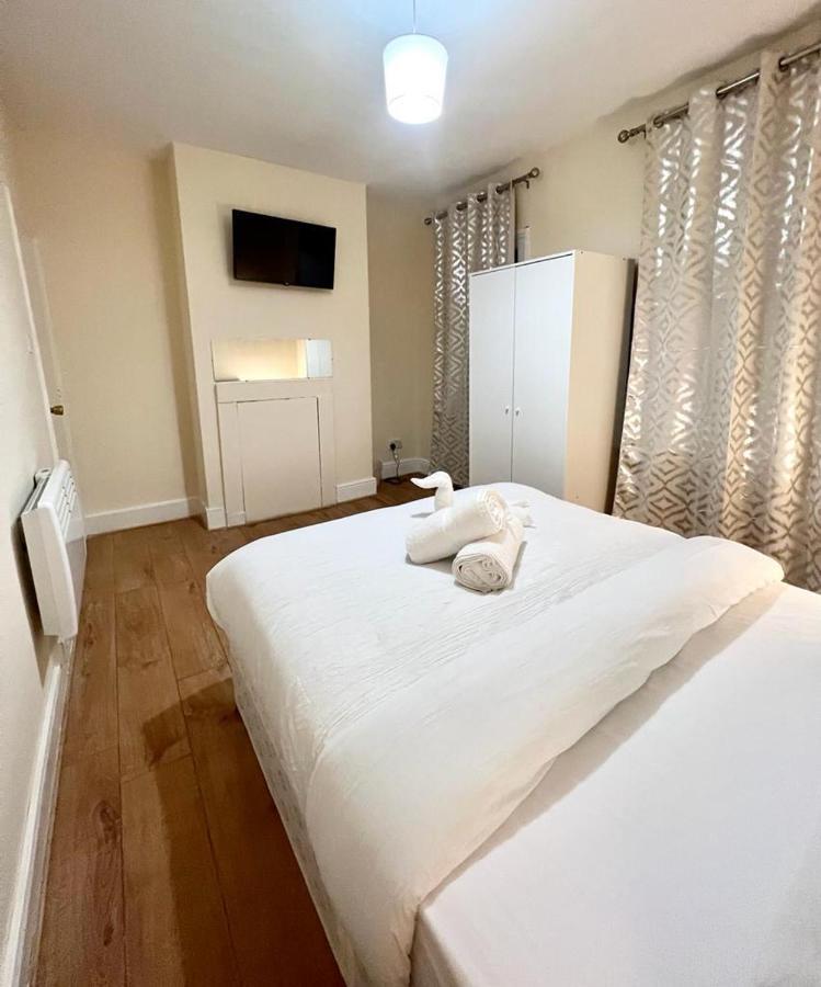 Studio Flat In Colliers Wood Leilighet London Eksteriør bilde